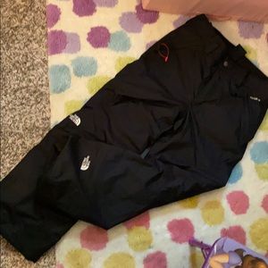 Boys North face insulated cargo pants.